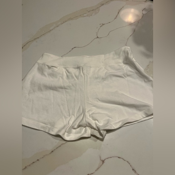 Brandy Melville White Shorts - Picture 2 of 4